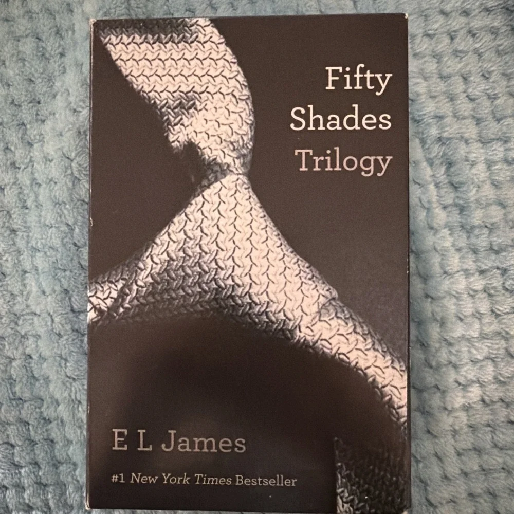 Fifty Shades Trilogy Set :‎ Fifty Shades of Grey, Fifty Shades Darker, Fifty...